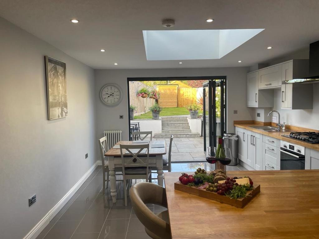Villa 17 Eastgate Cowbridge Exterior foto